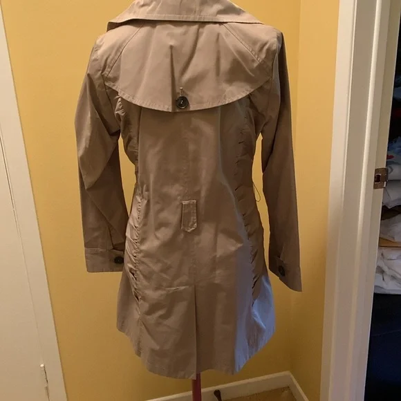 Black Rivet Lightweight Belted Trench Coat - Picture 8 of 14